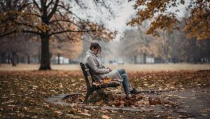 8 Sätze, die unglückliche Menschen laut Psychologen unbewusst regelmäßig wiederholen